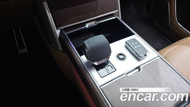 Land Rover Range Rover P530 Autobiography Long Wheel Base