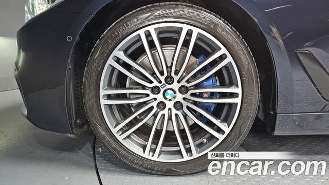 BMW 5-Series 530i M Sport Package Plus