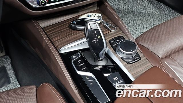 BMW 5-Series 530i M Sport Package Plus