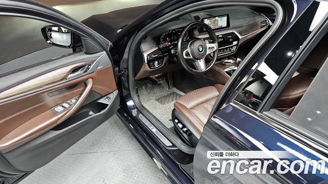 BMW 5-Series 530i M Sport Package Plus