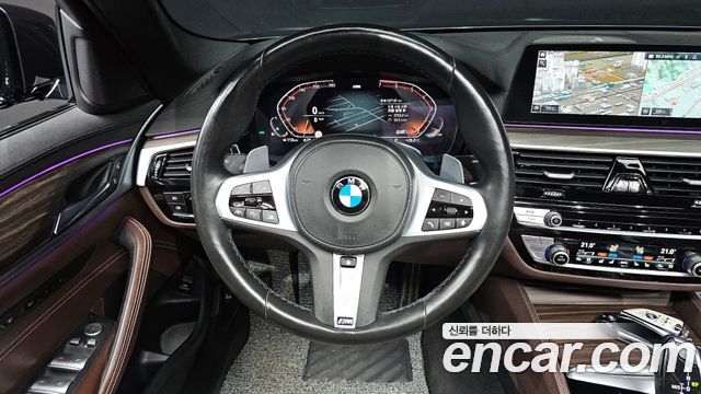 BMW 5-Series 530i M Sport Package Plus