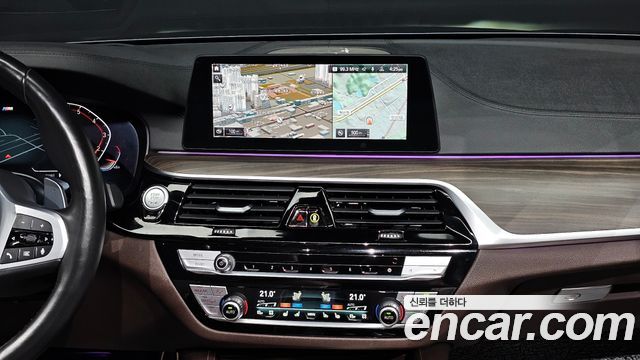BMW 5-Series 530i M Sport Package Plus