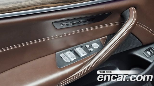 BMW 5-Series 530i M Sport Package Plus