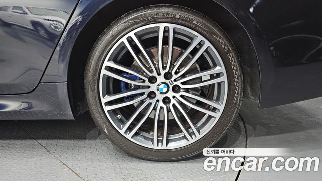 BMW 5-Series 530i M Sport Package Plus