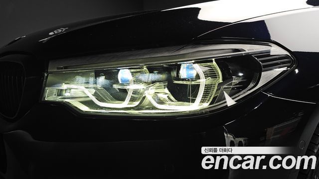 BMW 5-Series 530i M Sport Package Plus