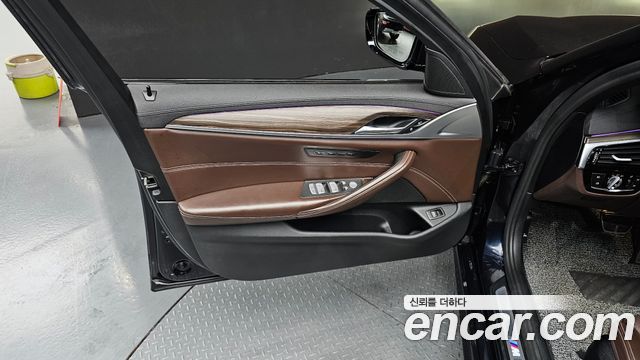 BMW 5-Series 530i M Sport Package Plus