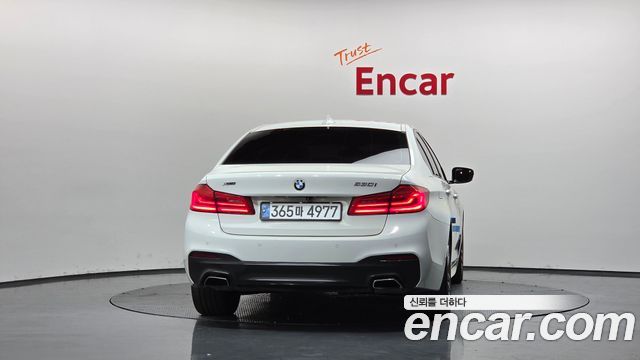 BMW 5-Series 530i M Sport Package Plus