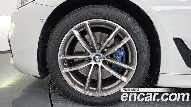 BMW 5-Series 530i M Sport Package Plus