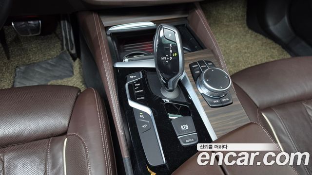 BMW 5-Series 530i M Sport Package Plus