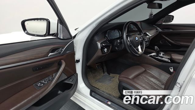 BMW 5-Series 530i M Sport Package Plus