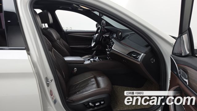 BMW 5-Series 530i M Sport Package Plus
