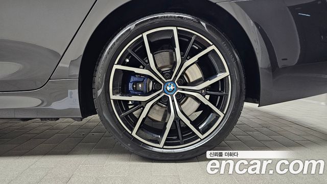 BMW 5-Series 530e M Sport