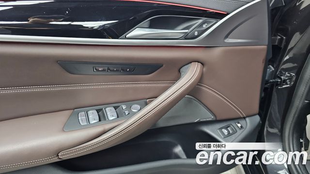 BMW 5-Series 530e M Sport