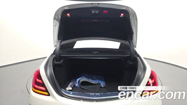 Mercedes-Benz S-Class S560L 4MATIC