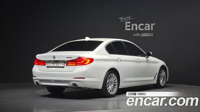 BMW 5-Series 520i Luxury