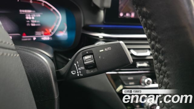BMW 5-Series 520i Luxury