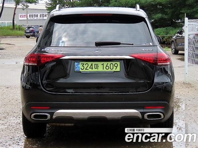 Mercedes-Benz GLE-Class GLE300d 4MATIC
