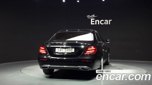 Mercedes-Benz E-Class E220d Avantgarde