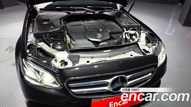Mercedes-Benz E-Class E220d Avantgarde