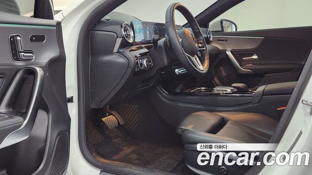 Mercedes-Benz A-Class A220 Hatchback