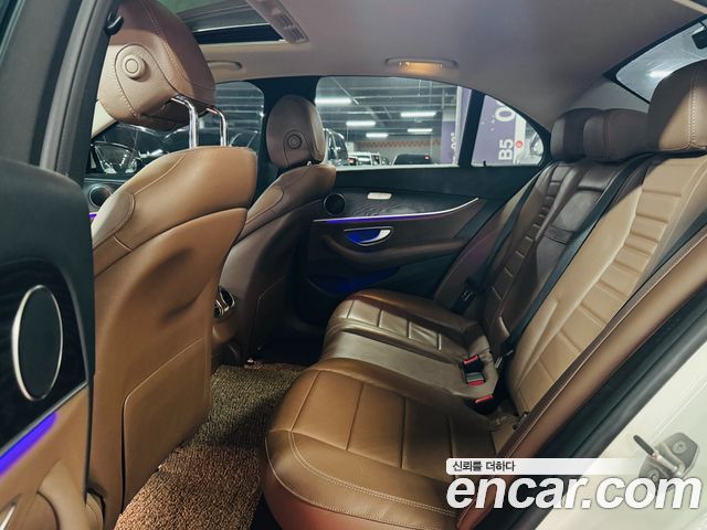 Mercedes-Benz E-Class E220d 4MATIC Avantgarde
