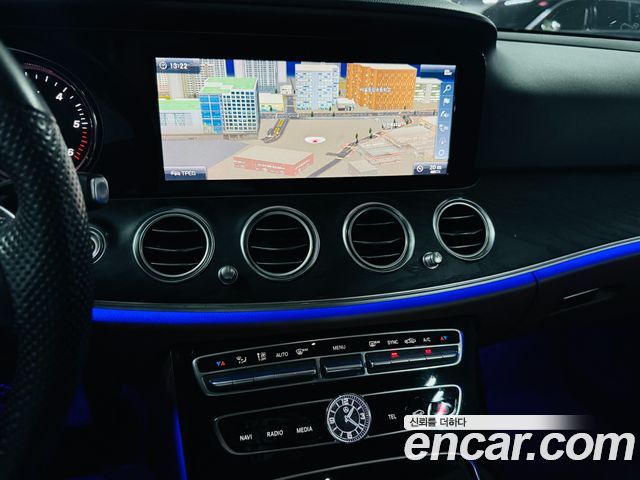 Mercedes-Benz E-Class E220d 4MATIC Avantgarde