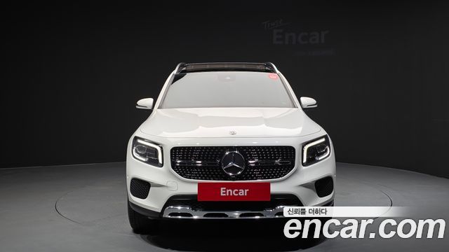 Mercedes-Benz GLB-Class GLB220