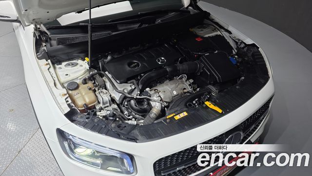 Mercedes-Benz GLB-Class GLB220