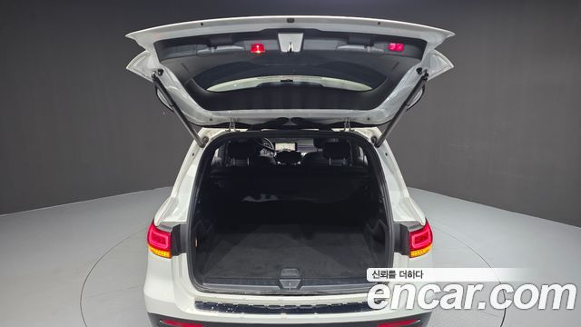 Mercedes-Benz GLB-Class GLB220