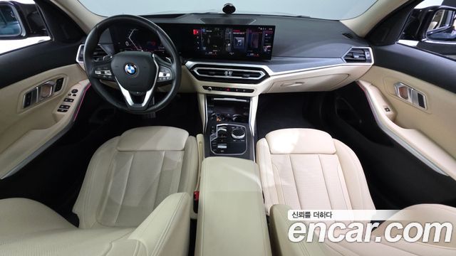 BMW 3-Series 320i
