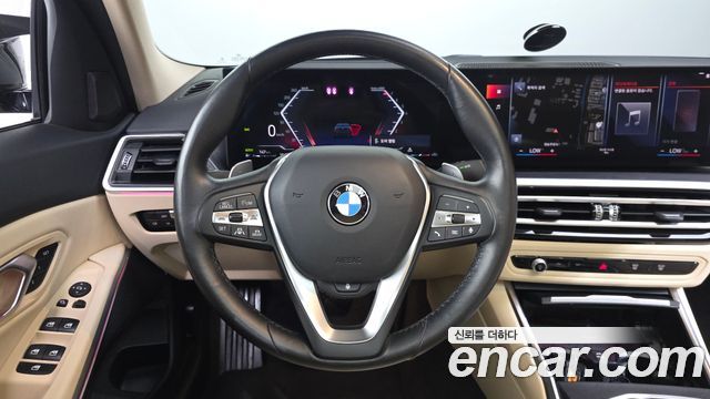 BMW 3-Series 320i