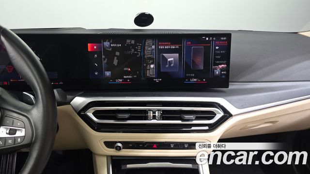 BMW 3-Series 320i