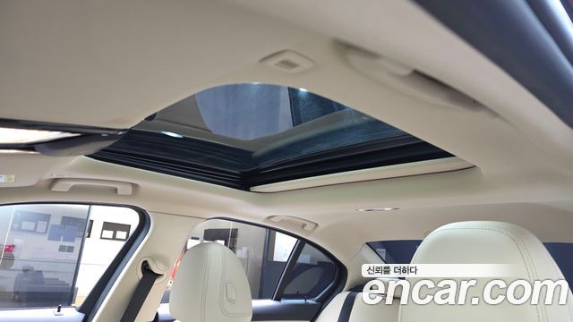 BMW 3-Series 320i
