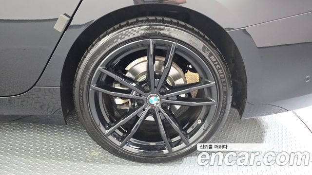 BMW 3-Series 320i