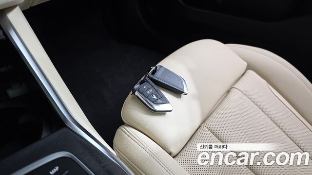 BMW 3-Series 320i