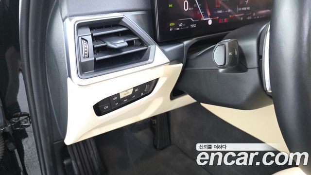 BMW 3-Series 320i