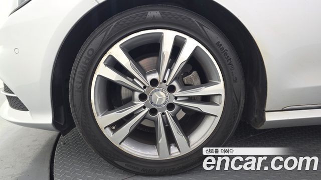 Mercedes-Benz E-Class E200 Avantgarde
