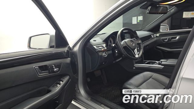 Mercedes-Benz E-Class E200 Avantgarde