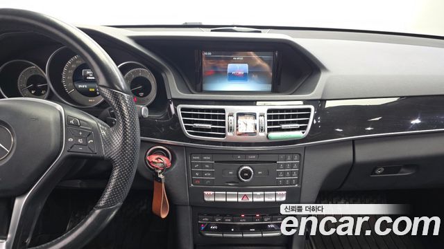 Mercedes-Benz E-Class E200 Avantgarde