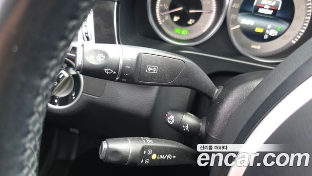 Mercedes-Benz E-Class E200 Avantgarde