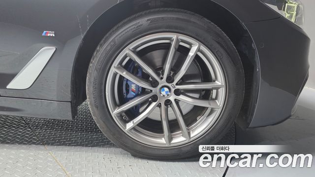 BMW 5-Series 530e M Sport