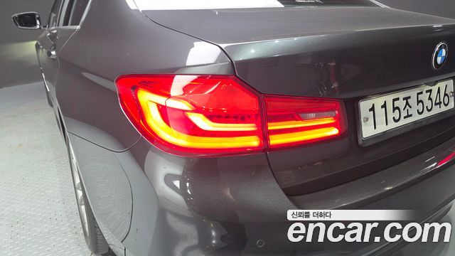 BMW 5-Series 530e M Sport