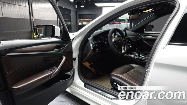 BMW 5-Series 530i xDrive M Sport Package Plus