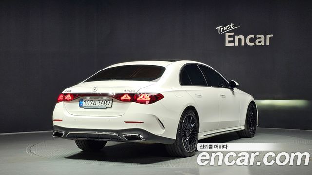 Mercedes-Benz E-Class E300 4MATIC AMG Line