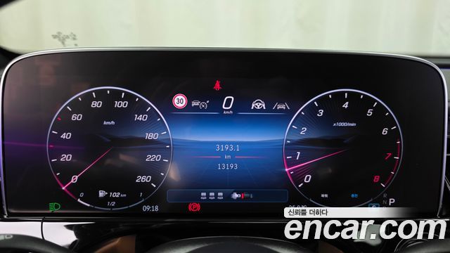 Mercedes-Benz E-Class E300 4MATIC AMG Line