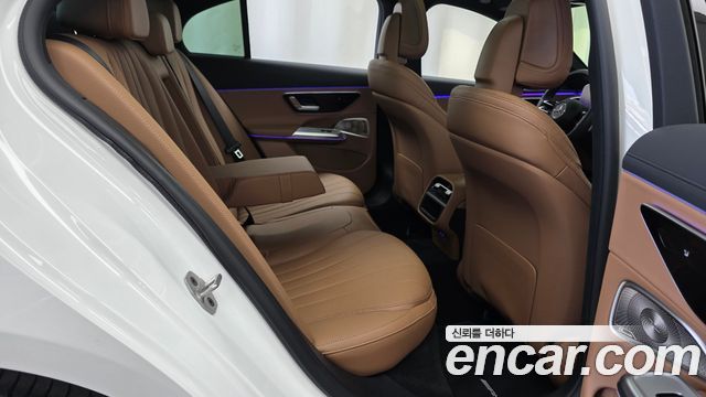 Mercedes-Benz E-Class E300 4MATIC AMG Line