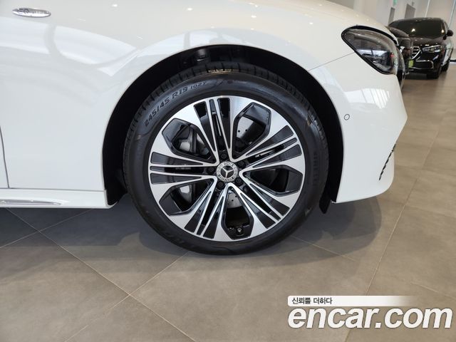 Mercedes-Benz E-Class E350e 4MATIC