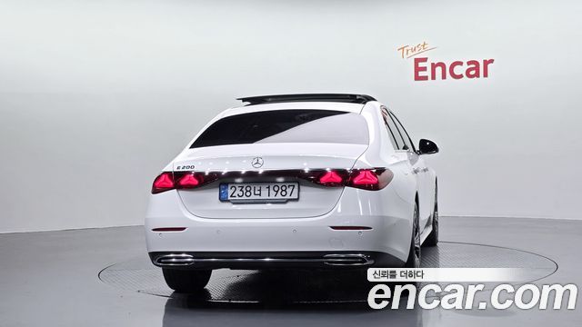 Mercedes-Benz E-Class E200 Avantgarde