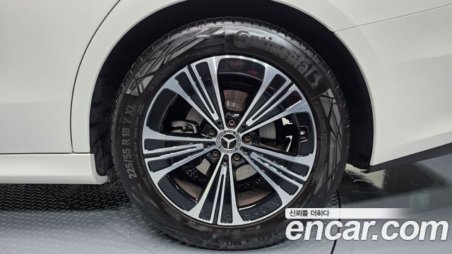 Mercedes-Benz E-Class E200 Avantgarde