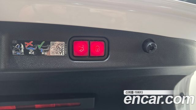 Mercedes-Benz E-Class E200 Avantgarde